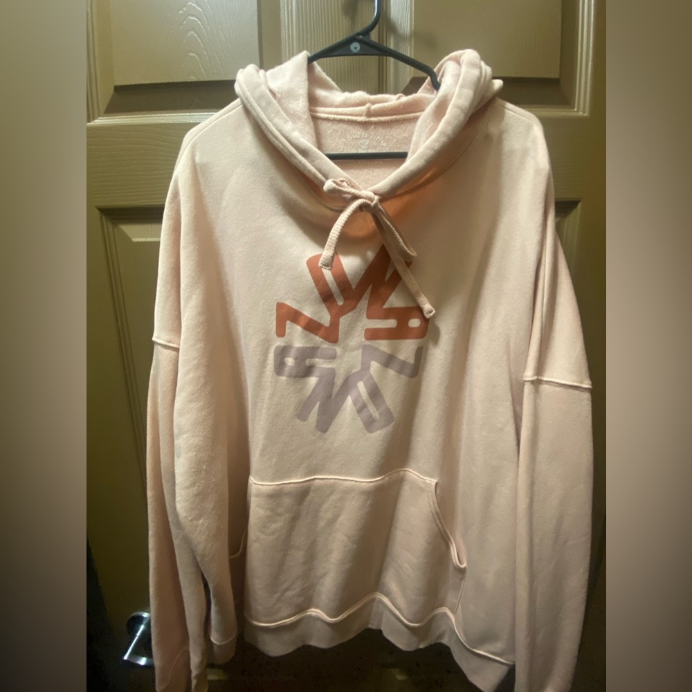 Uptown Hippe Arizona Sweatshirt, very soft, only worn once